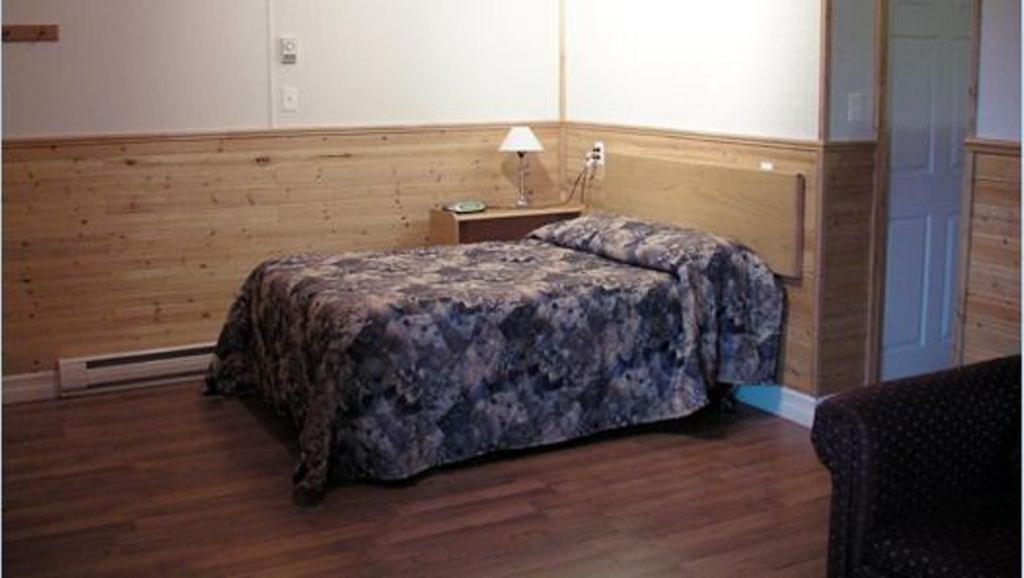 Dockside Motel St. Barbe Zewnętrze zdjęcie
